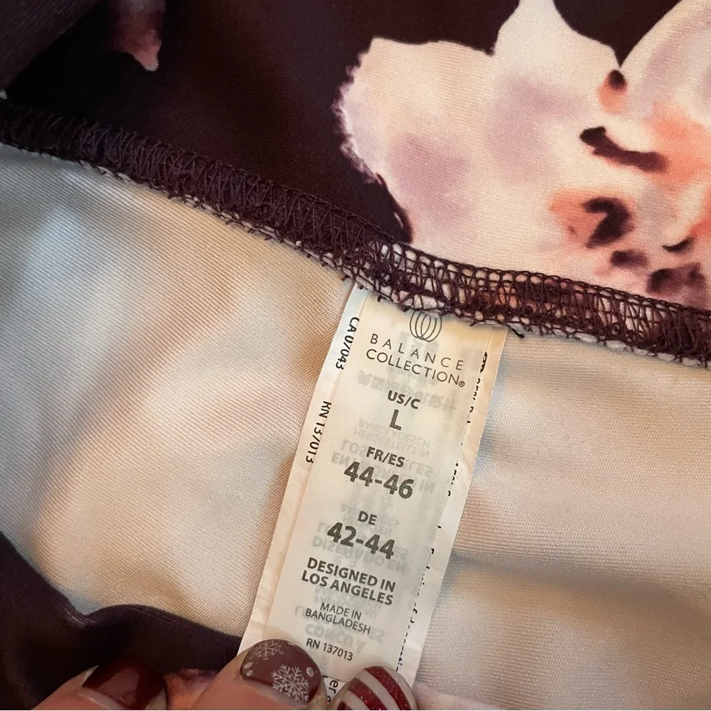 đźŤ2/$45~NWOT Balance Collection Wild Plum Floral Leggings~Large - Picture 11 of 11